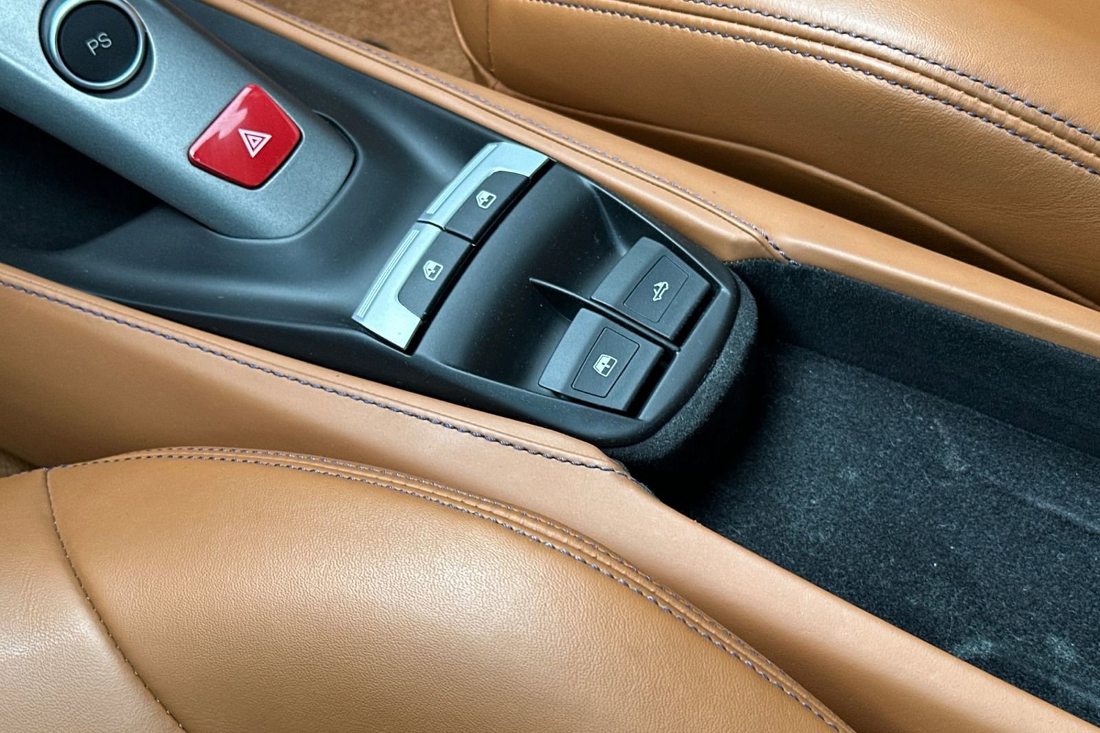 Used 2018 Ferrari 488 Spider image 24