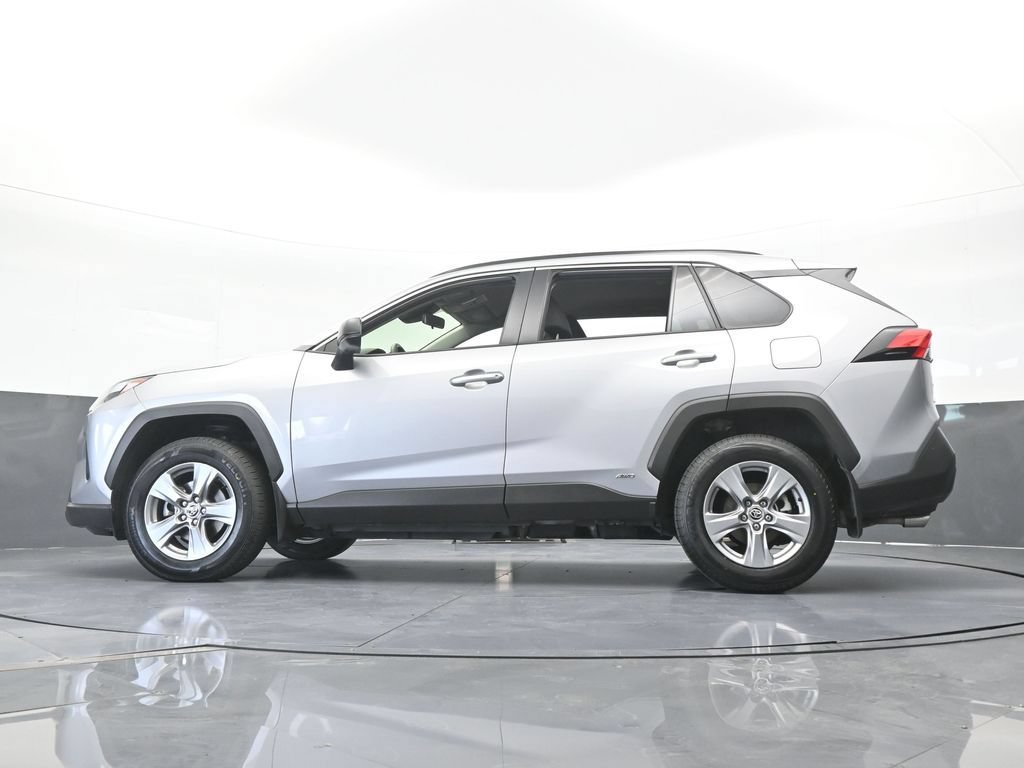 Used 2024 Toyota RAV4 LE AWD/4WD image 46