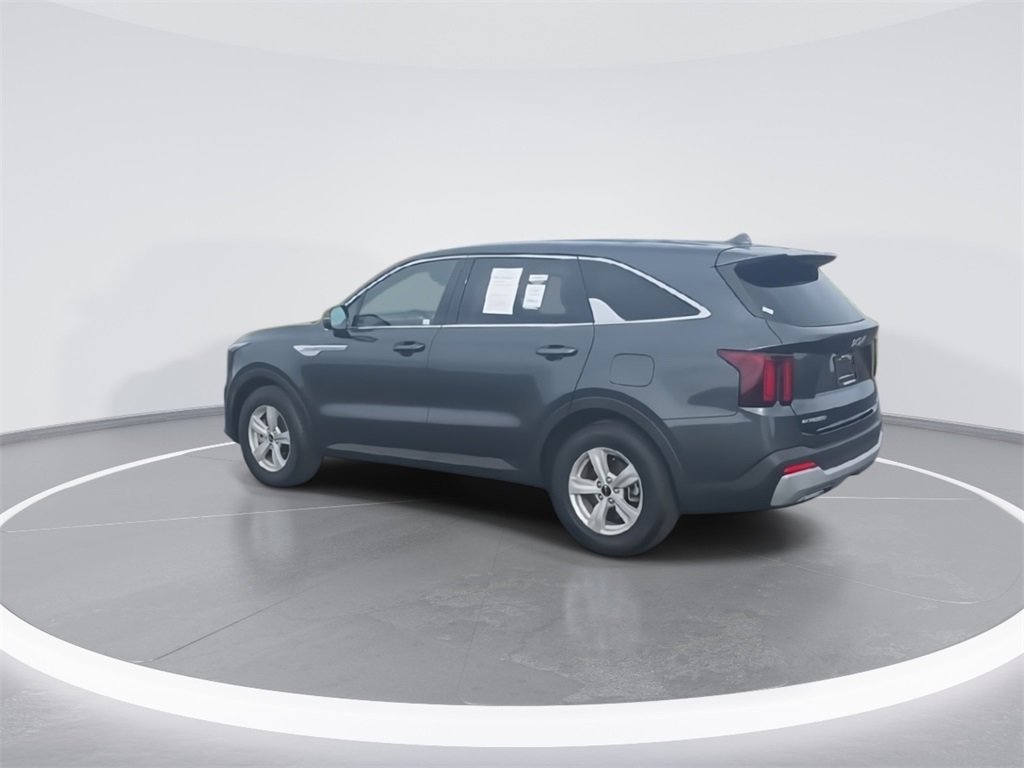 Used 2025 Kia Sorento LX image 6