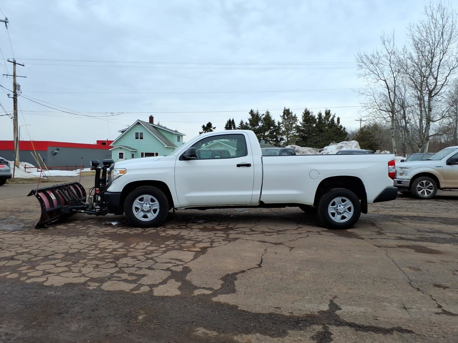 Used 2016 Toyota Tundra SR image 2