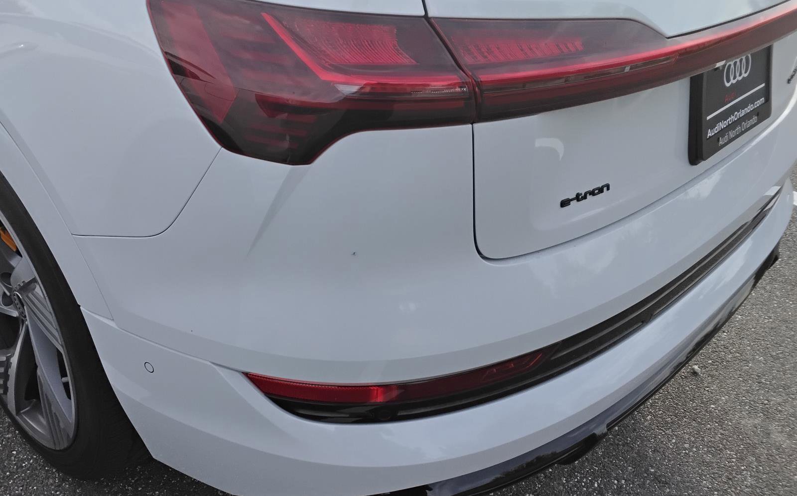 Used 2023 Audi e-tron Prestige w/ Prestige Package image 9