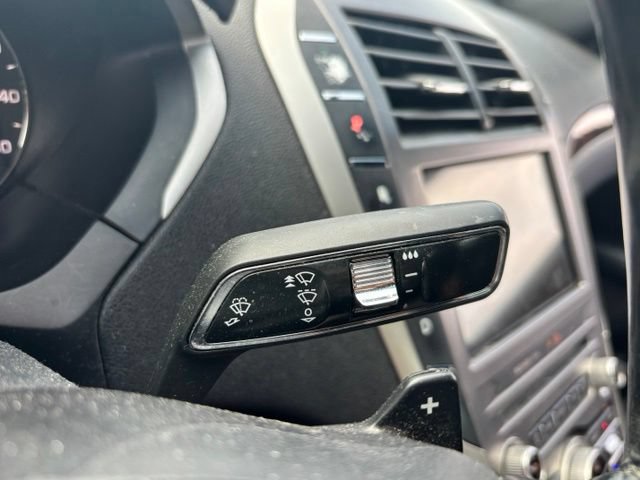 Used 2017 Lincoln MKZ Reserve FWD image 22