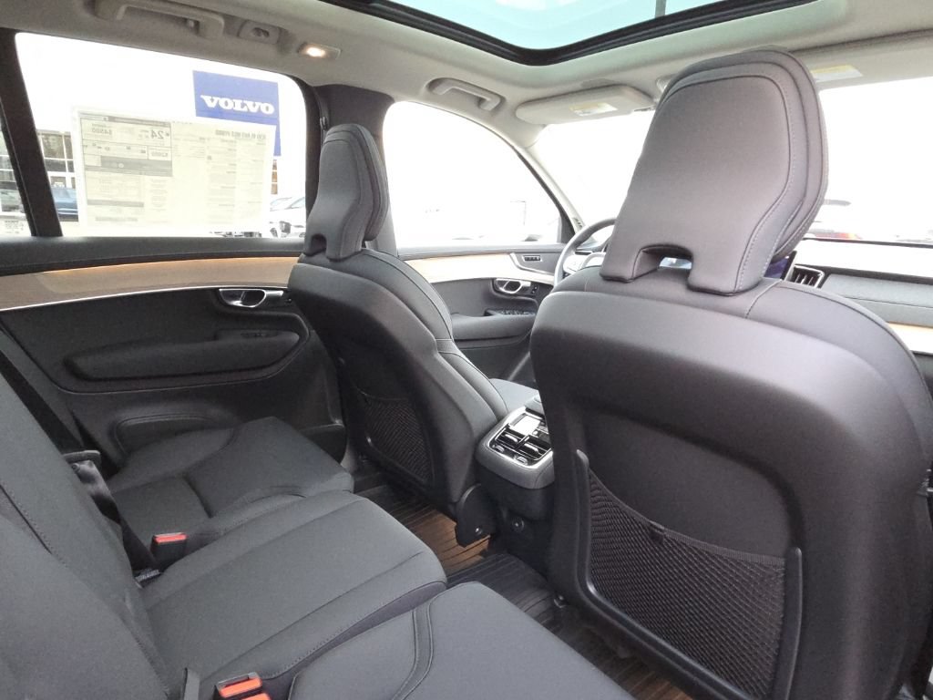 New 2026 Volvo XC90 B5 Core w/ Protection Package Premier AWD/4WD image 8