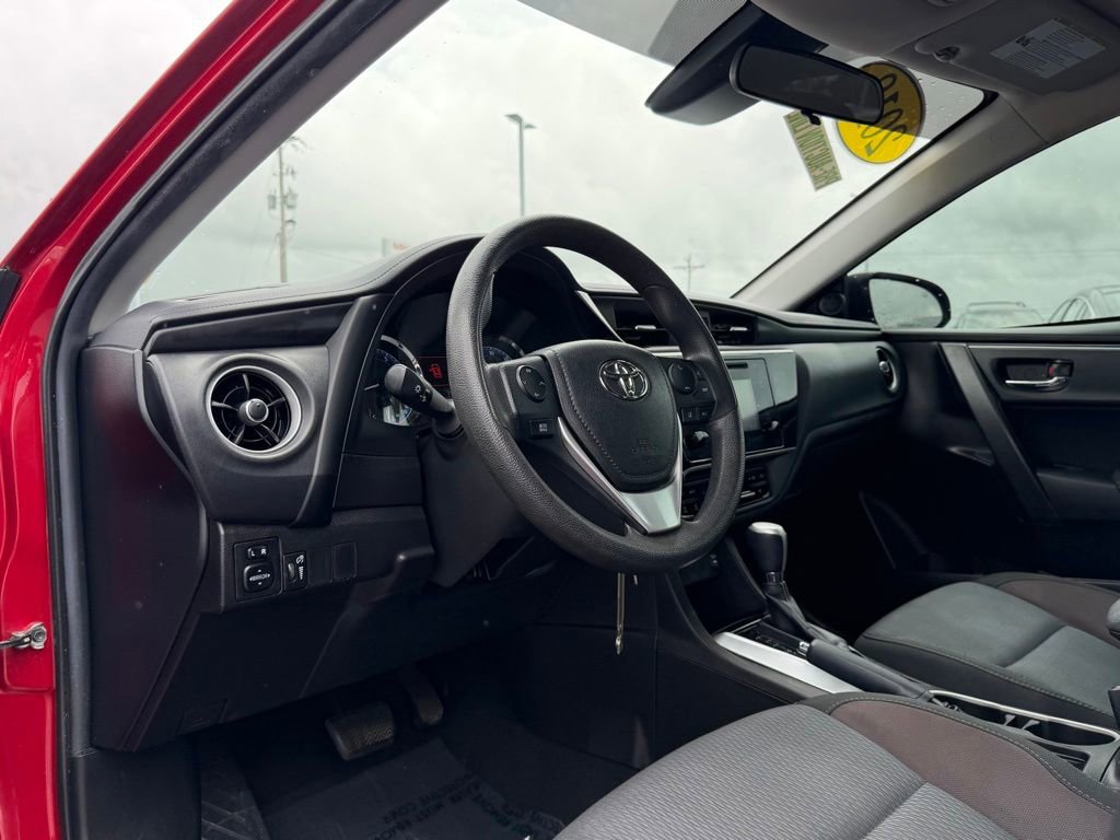 Used 2018 Toyota Corolla LE FWD image 12