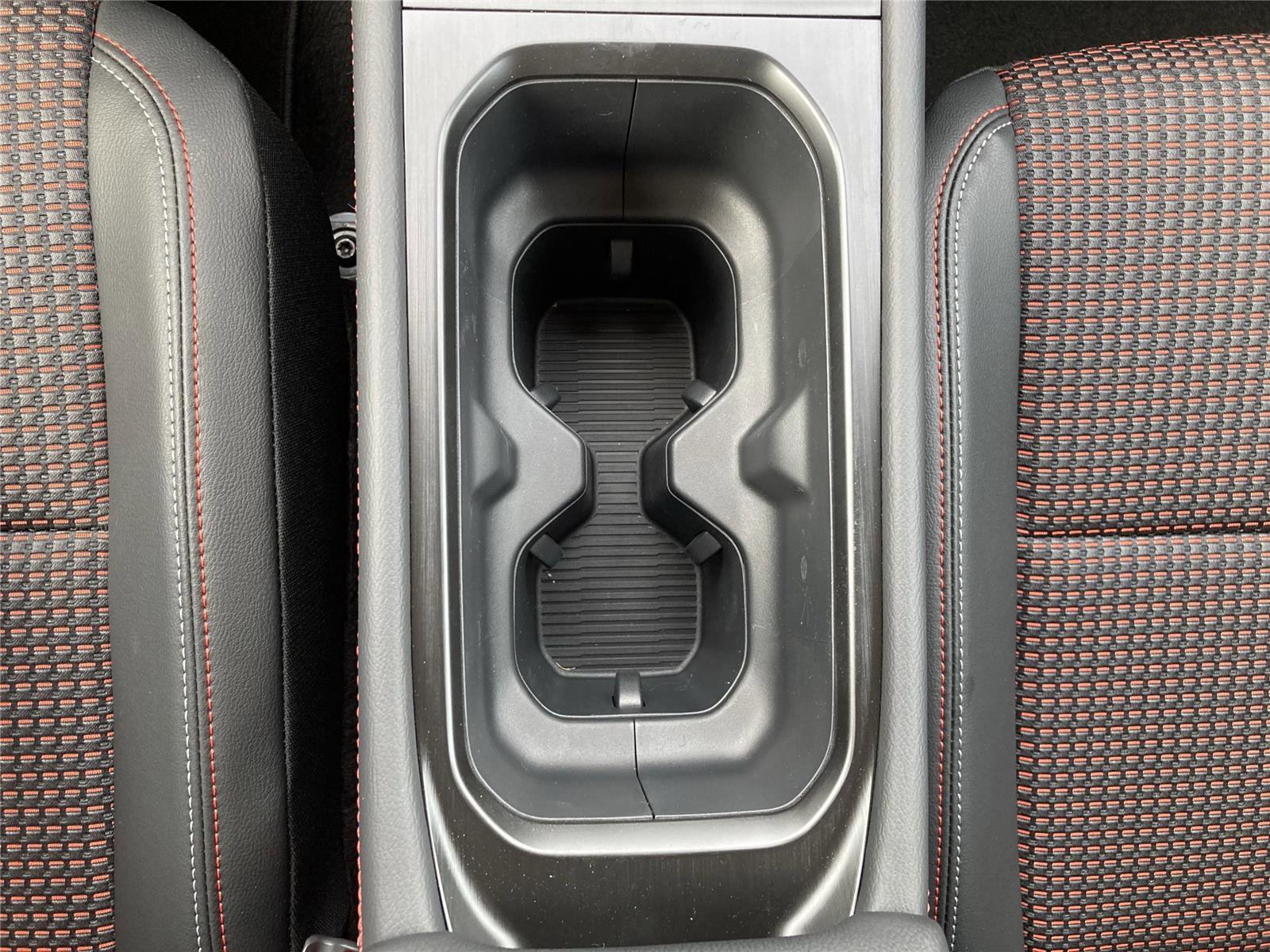 New 2025 Nissan Kicks SR image 17