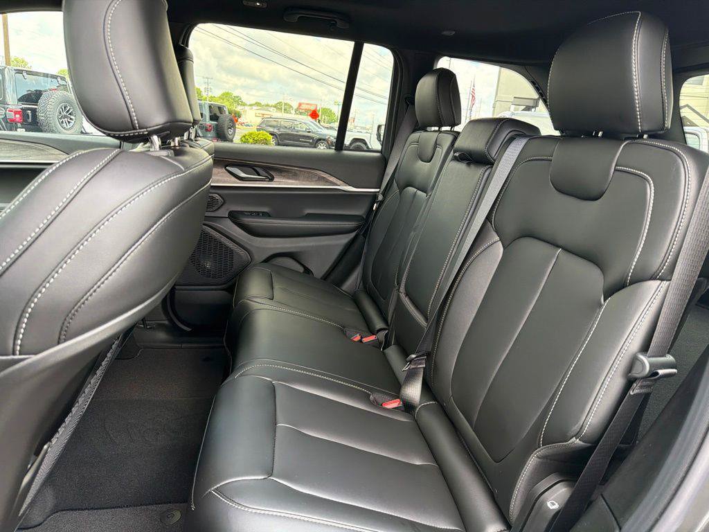 New 2026 Jeep Grand Cherokee Limited w/ Limited Altitude Package RWD image 16