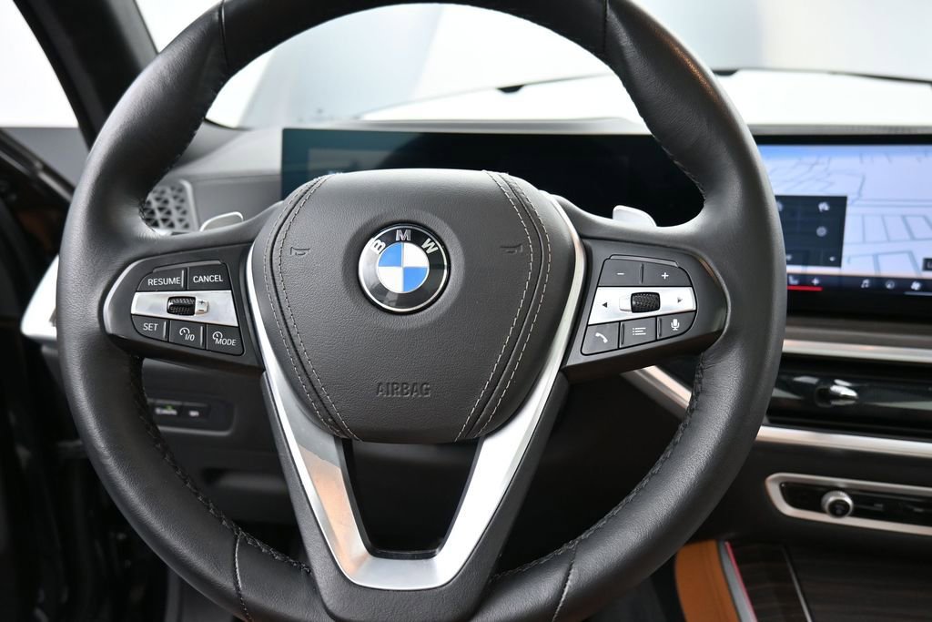 Used 2024 BMW X5 xDrive40i w/ Premium Package AWD/4WD image 12