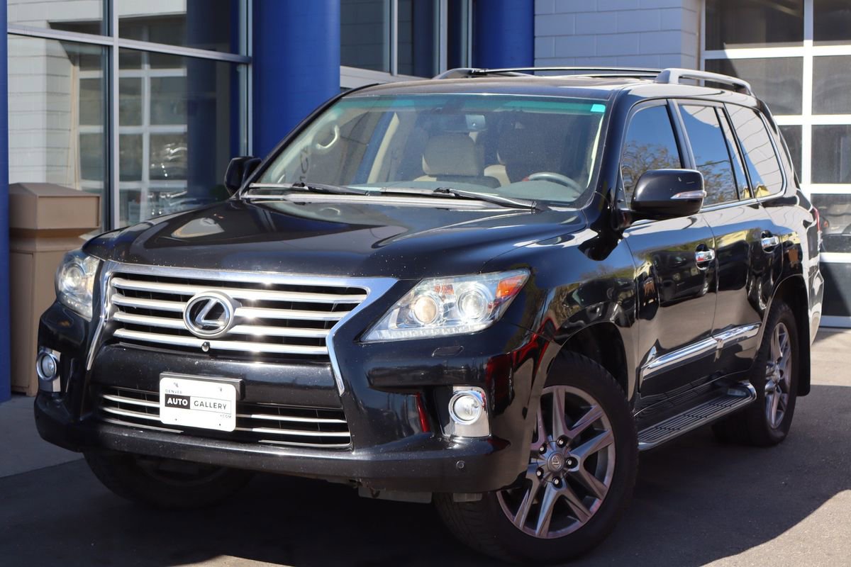 Used 2013 Lexus LX 570 4WD w/ Luxury Pkg