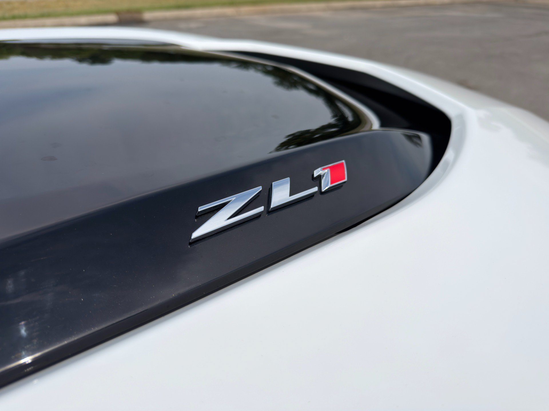 Used 2017 Chevrolet Camaro ZL1 RWD image 18