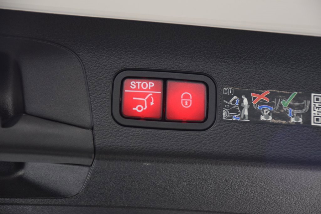 Certified 2025 Mercedes-Benz GLS 450 4MATIC image 35