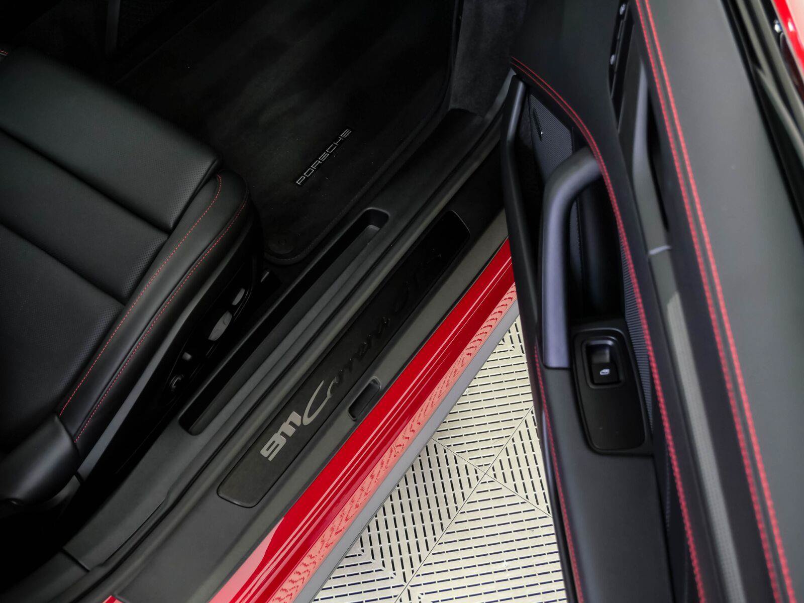 Used 2026 Porsche 911 Carrera GTS RWD image 21