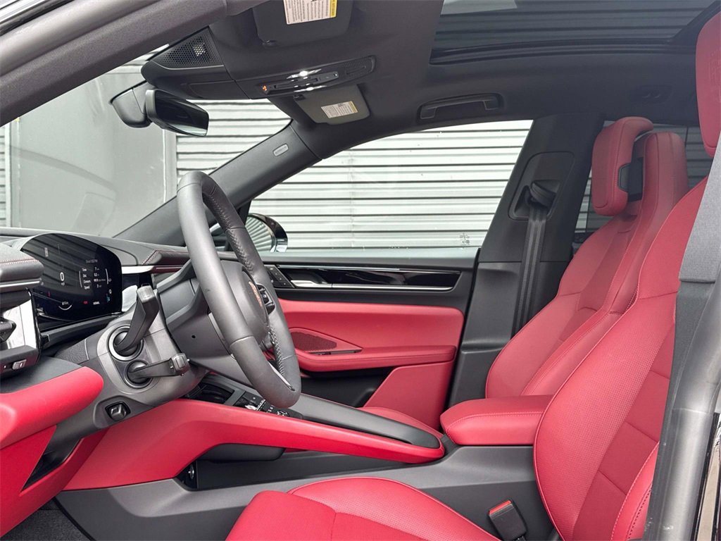 Used 2025 Porsche Macan 4S Electric image 13