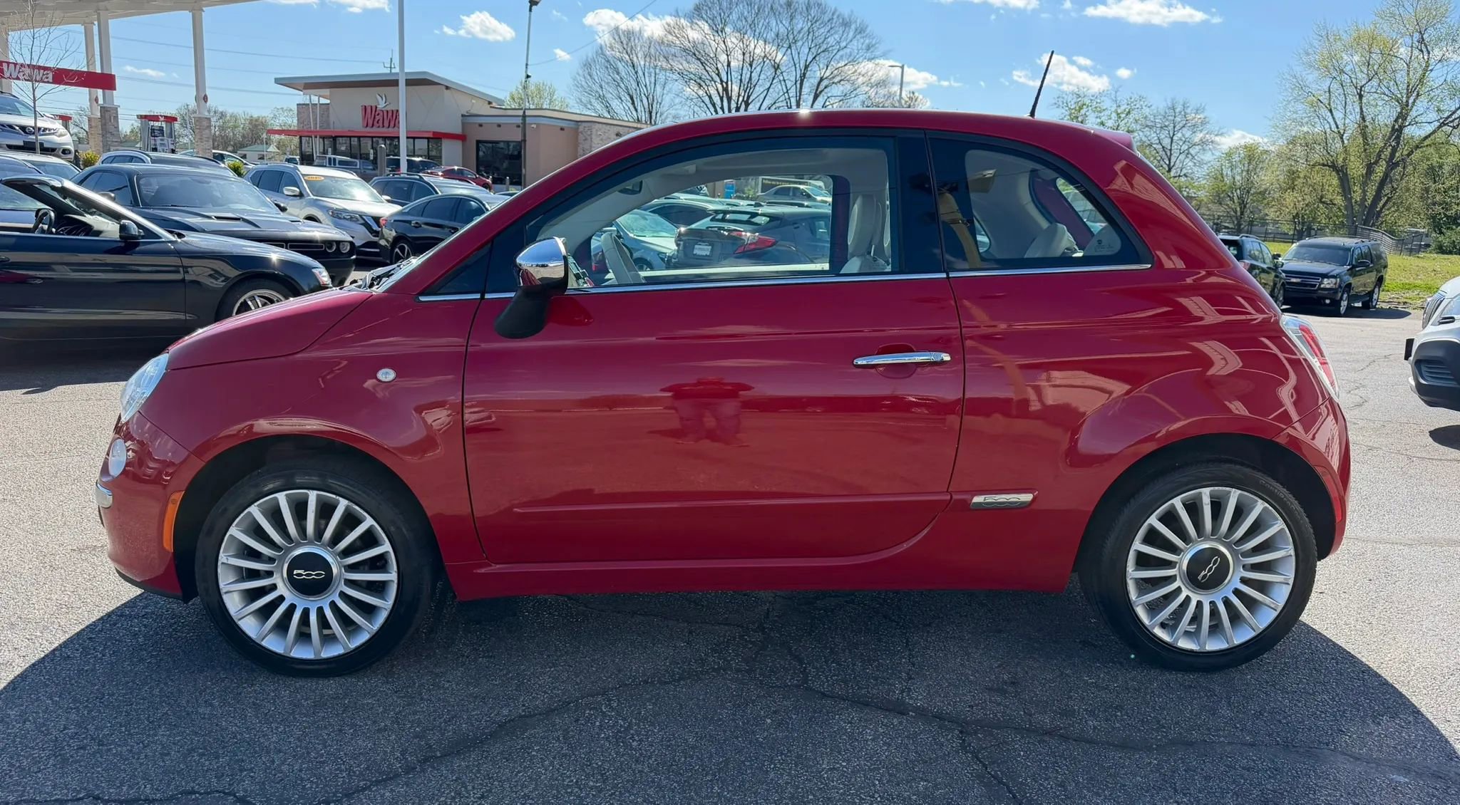 Used 2017 FIAT 500 Lounge image 2