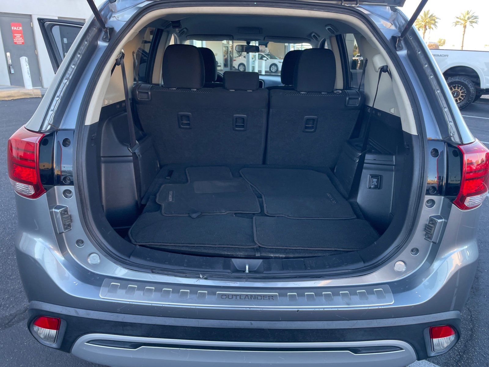 Used 2019 Mitsubishi Outlander ES image 34