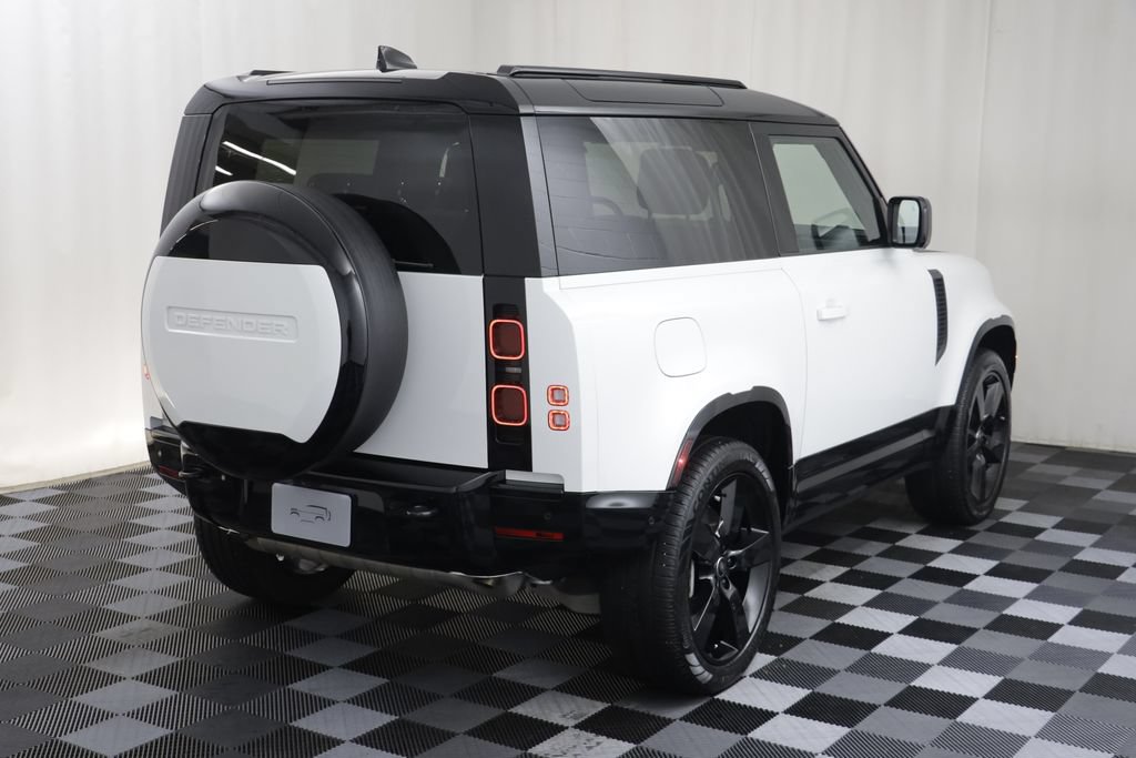 Certified 2025 Land Rover Defender 90 X-Dynamic SE AWD/4WD image 19
