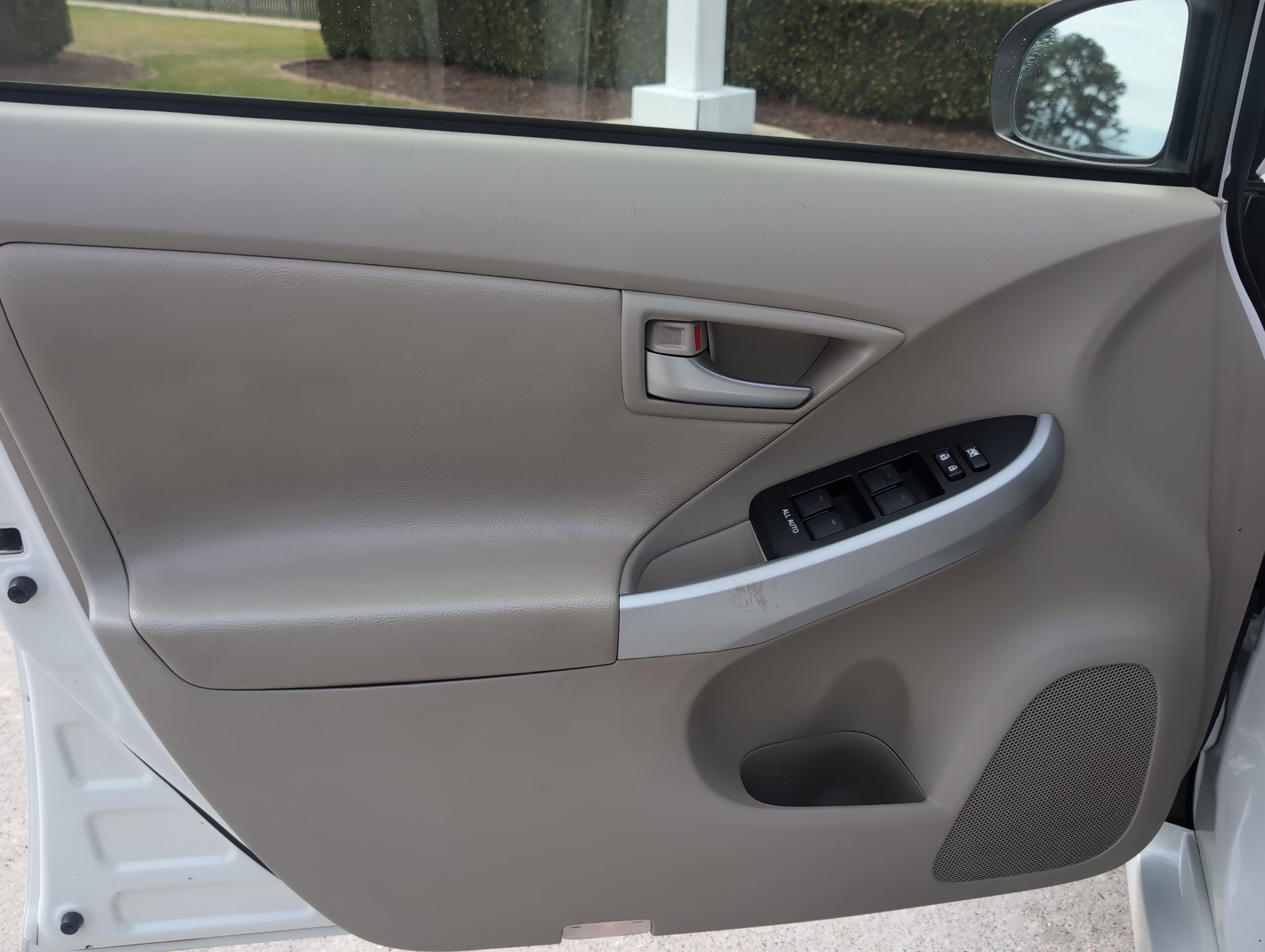 Used 2014 Toyota Prius Three w/ Solar Roof Package image 13