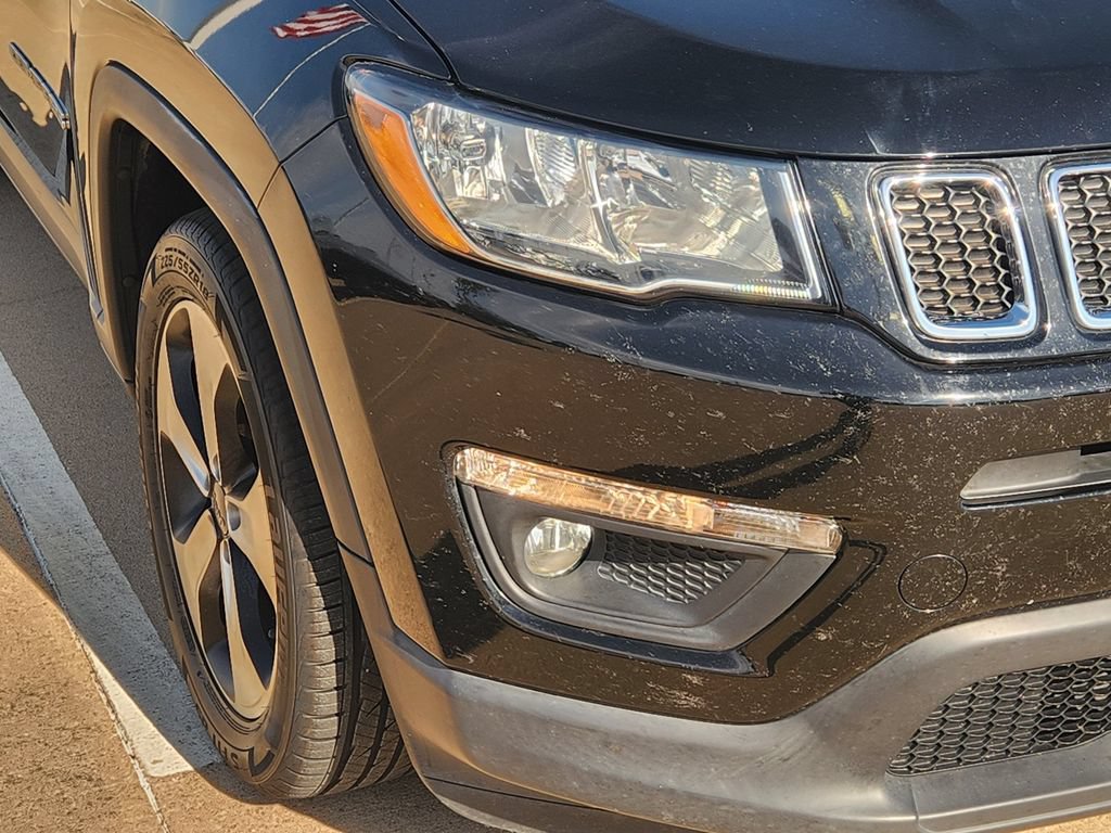 Used 2018 Jeep Compass Latitude w/ Popular Equipment Group FWD image 9