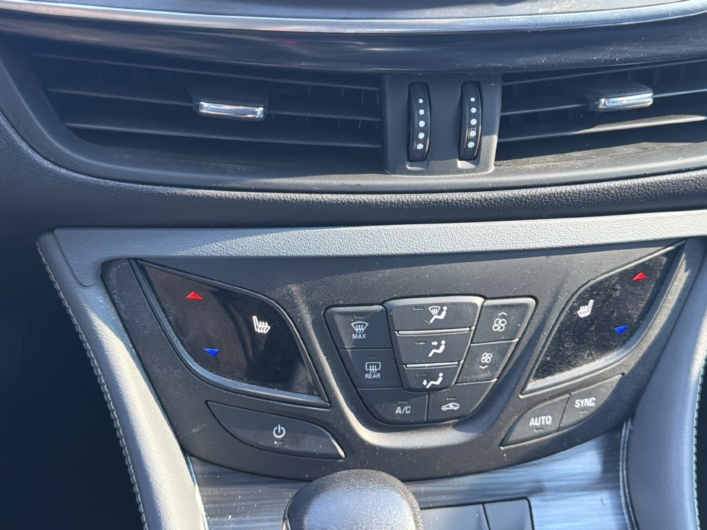 Used 2020 Buick Envision Essence FWD image 30
