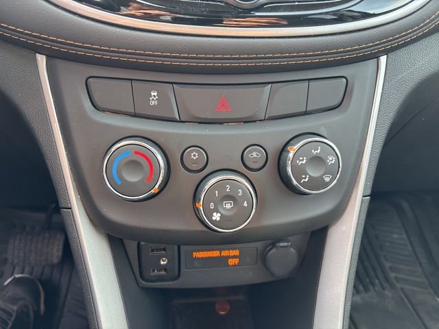 Used 2022 Chevrolet Trax LT w/ Midnight Edition image 21
