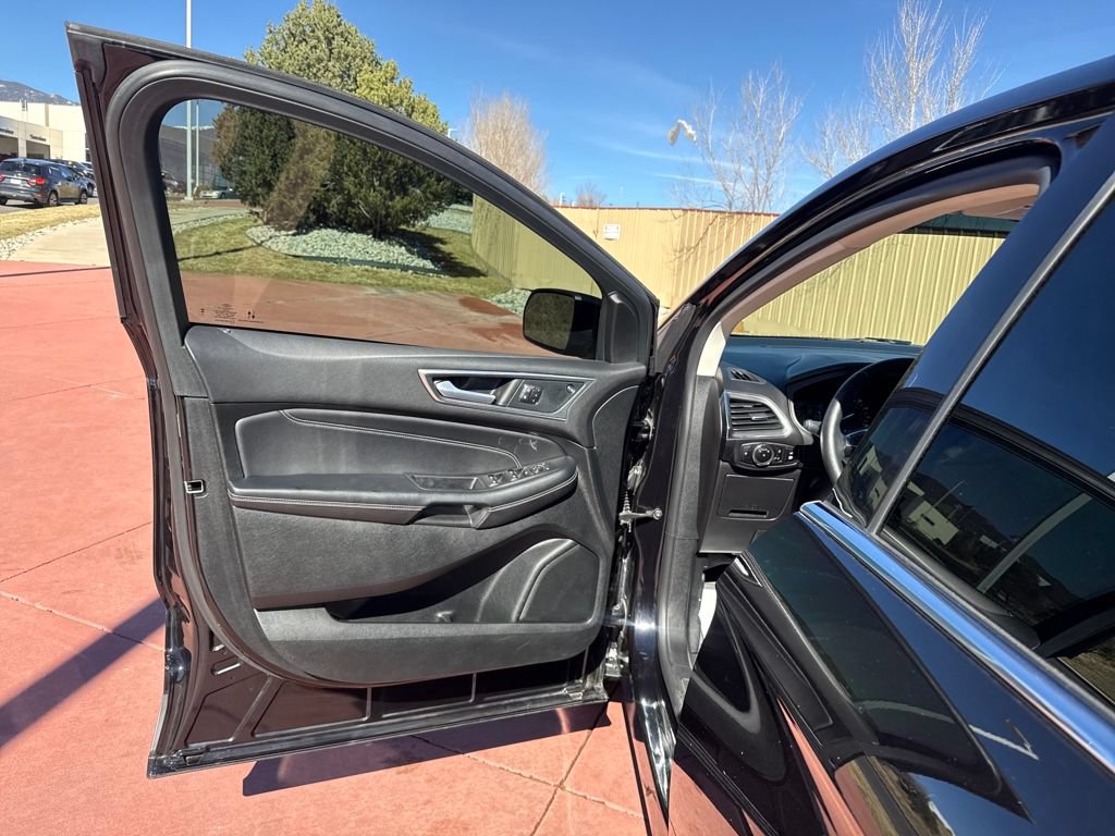 Used 2024 Ford Edge Titanium AWD/4WD image 12