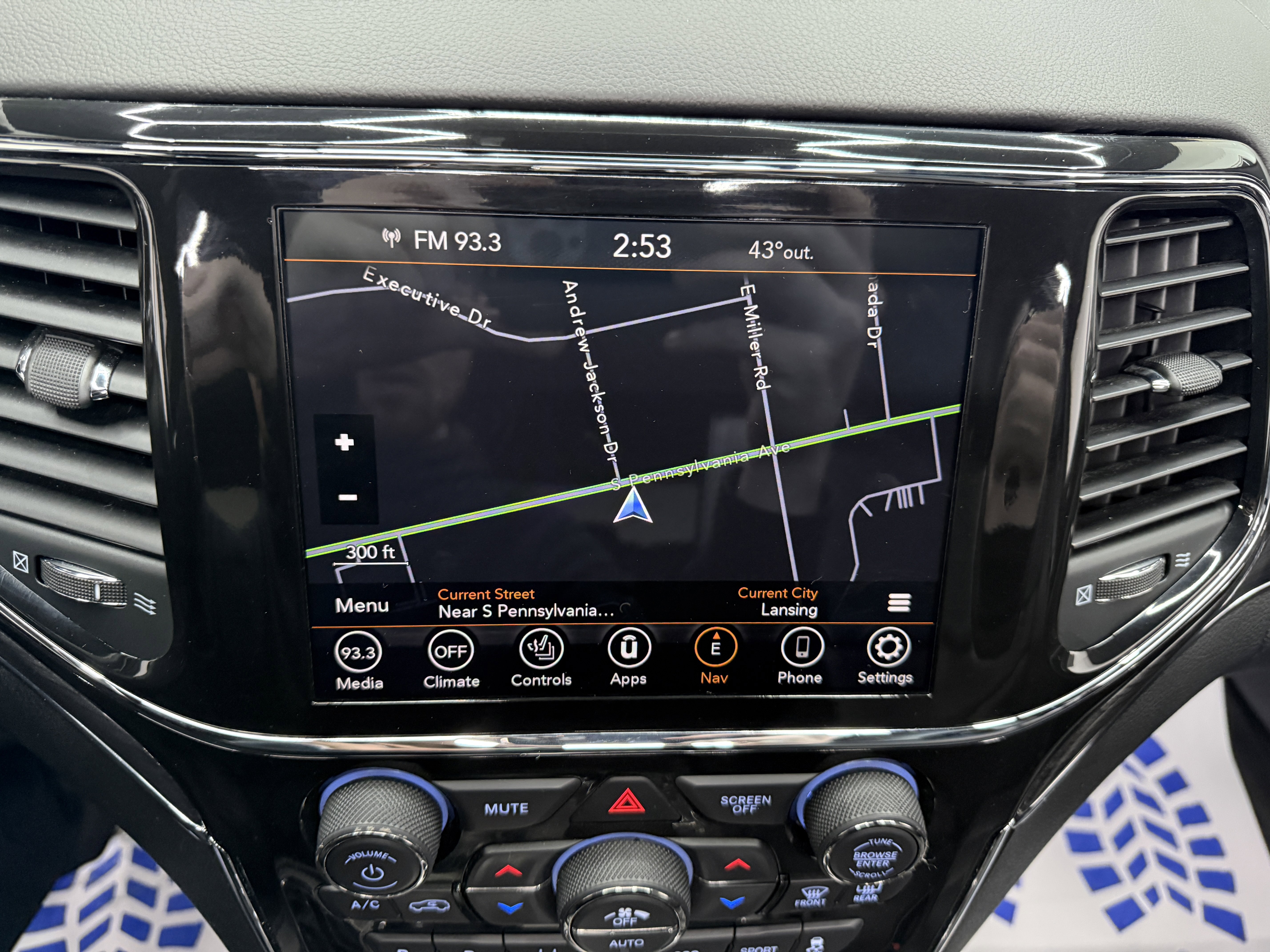 Used 2021 Jeep Grand Cherokee Overland w/ Protech Group AWD/4WD image 24