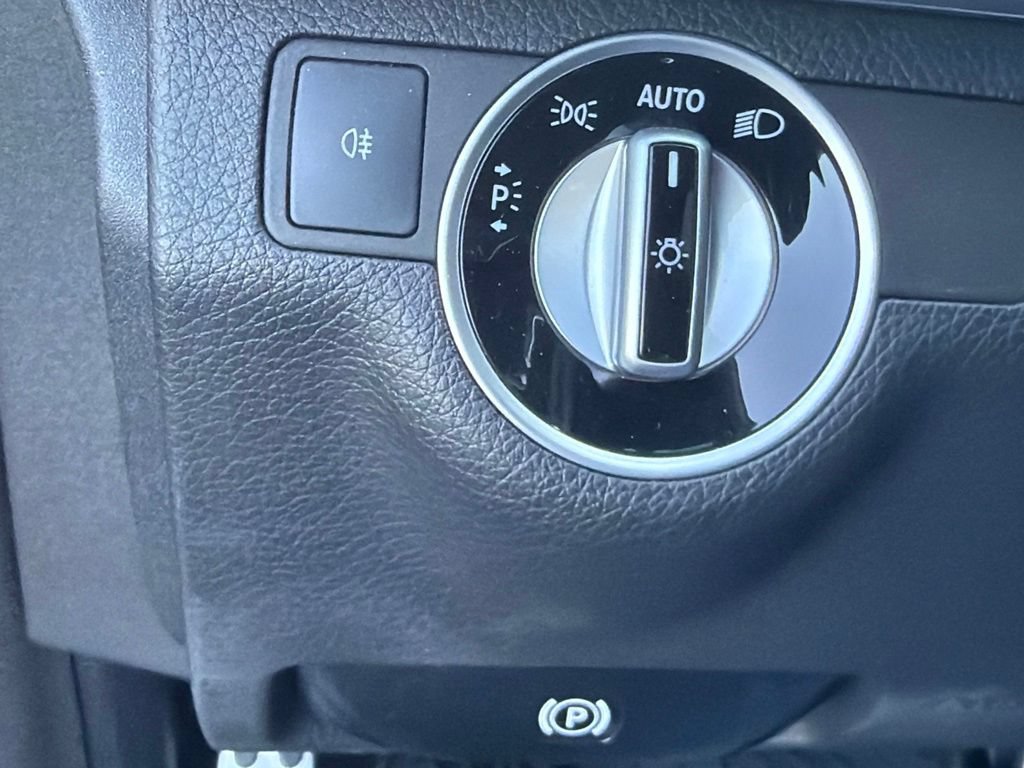 Used 2016 Mercedes-Benz E 350 4MATIC Sedan image 18