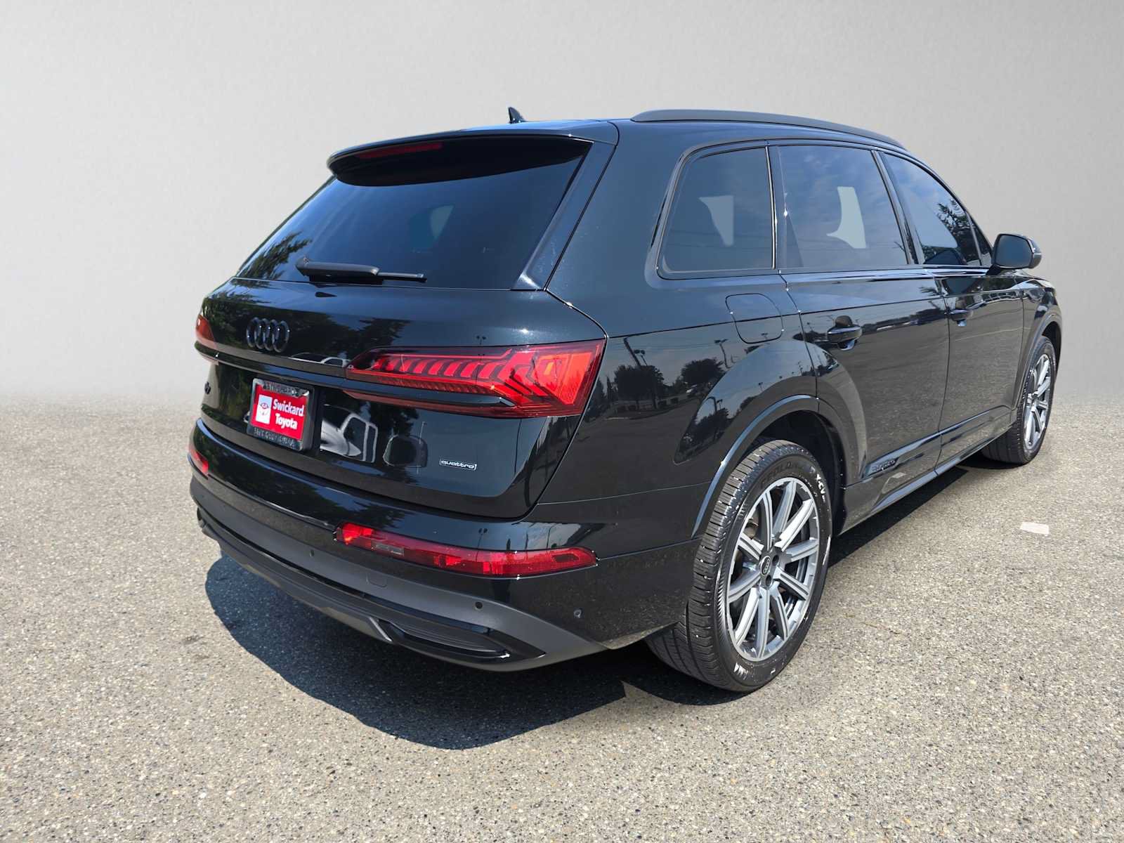 Used 2023 Audi Q7 2.0T Premium Plus w/ Premium Plus Package AWD/4WD image 3