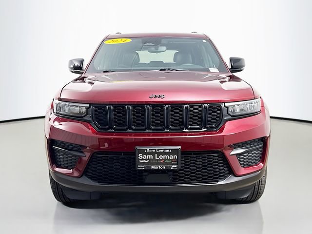 Used 2024 Jeep Grand Cherokee Altitude image 2