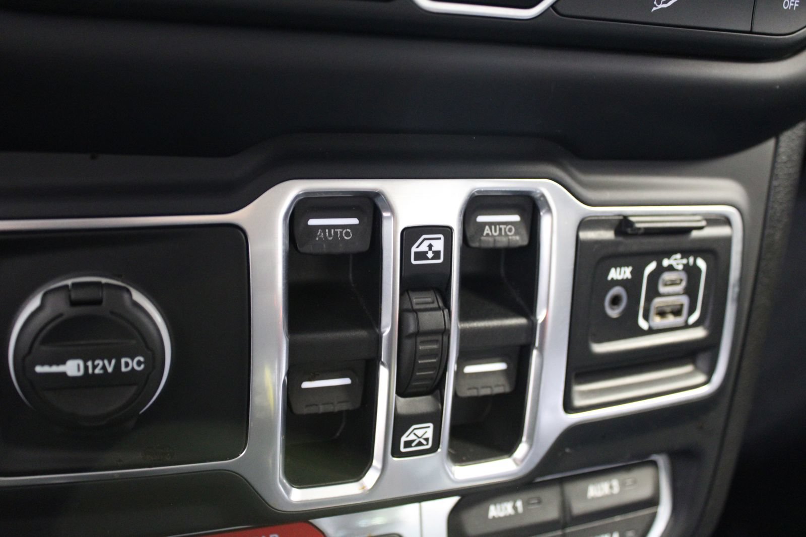 Used 2019 Jeep Wrangler Unlimited Rubicon AWD/4WD image 32