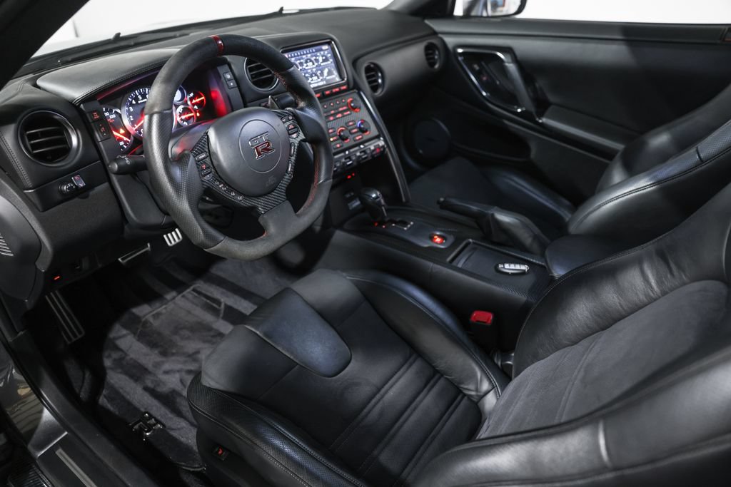 Used 2013 Nissan GT-R Premium AWD/4WD image 31
