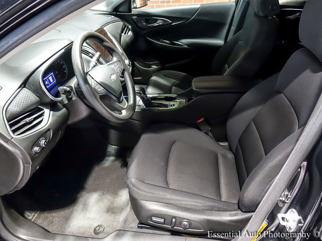 Used 2025 Chevrolet Malibu LT FWD image 14