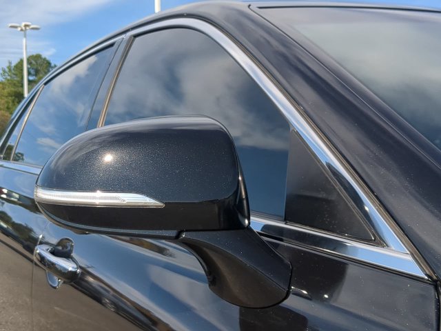 Used 2019 Genesis G90 3.3T Premium RWD image 11