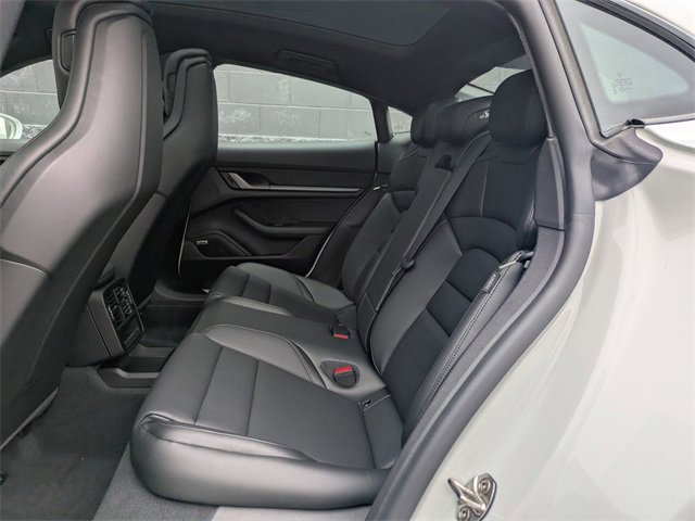 Used 2025 Porsche Taycan image 24