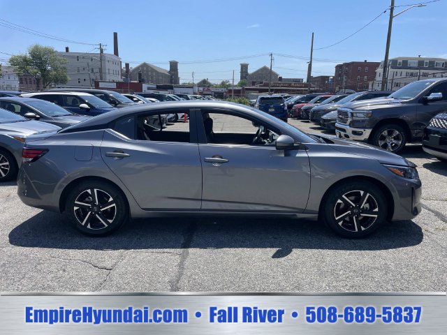 Used 2024 Nissan Sentra SV FWD image 3