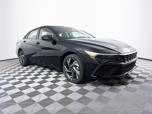 New 2025 Hyundai Elantra SEL image 9
