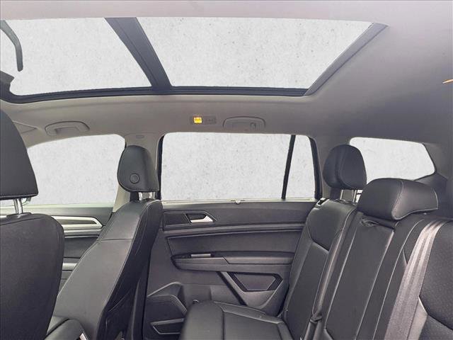 Used 2020 Volkswagen Atlas SE w/ Panoramic Sunroof Package image 16