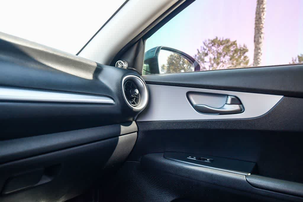 Used 2022 Kia Forte LXS FWD image 20