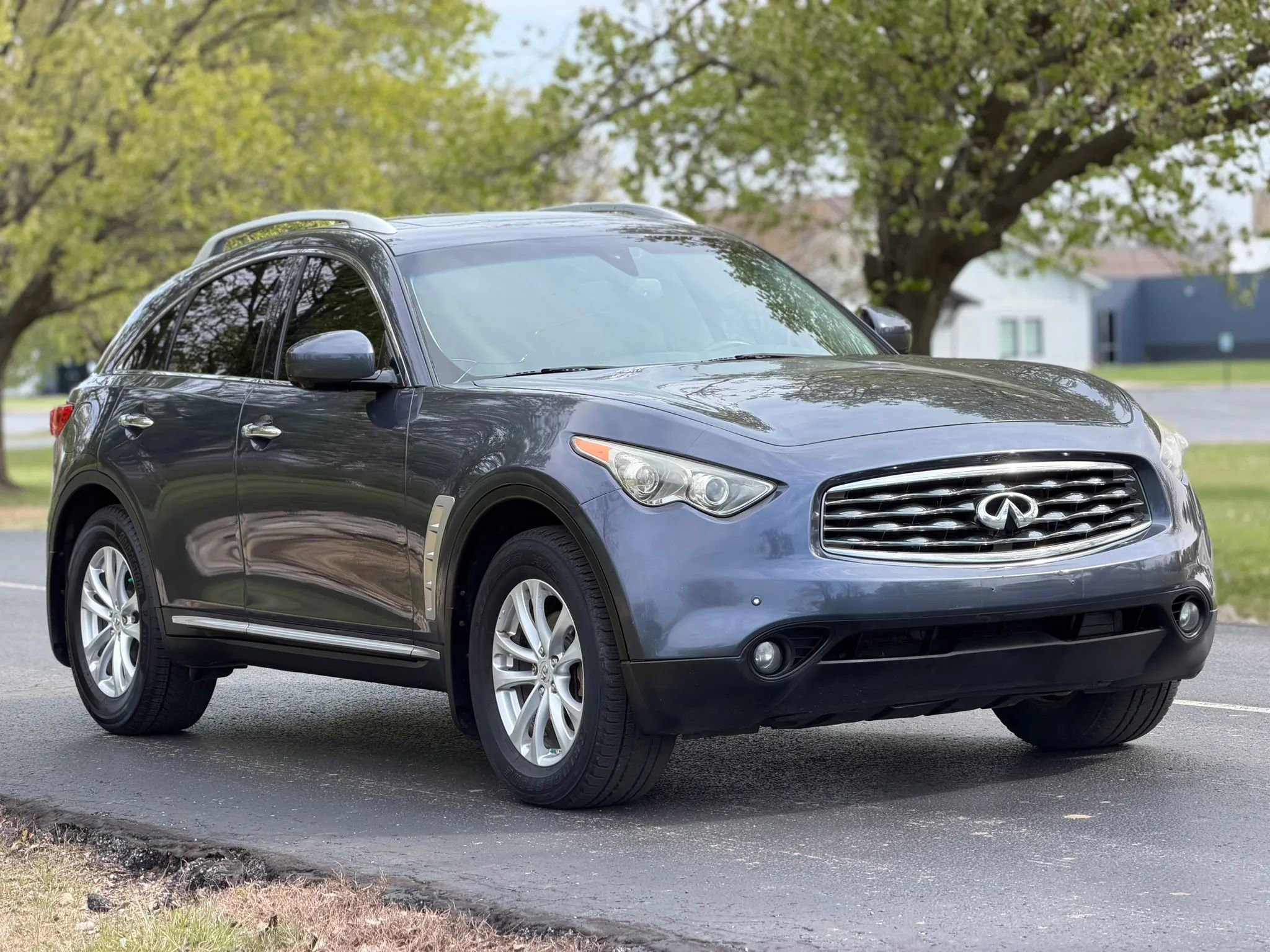 Used 2009 INFINITI FX35 AWD w/ Technology Pkg image 8
