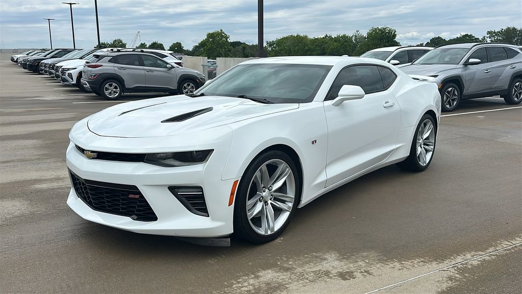 Used 2017 Chevrolet Camaro SS RWD image 9
