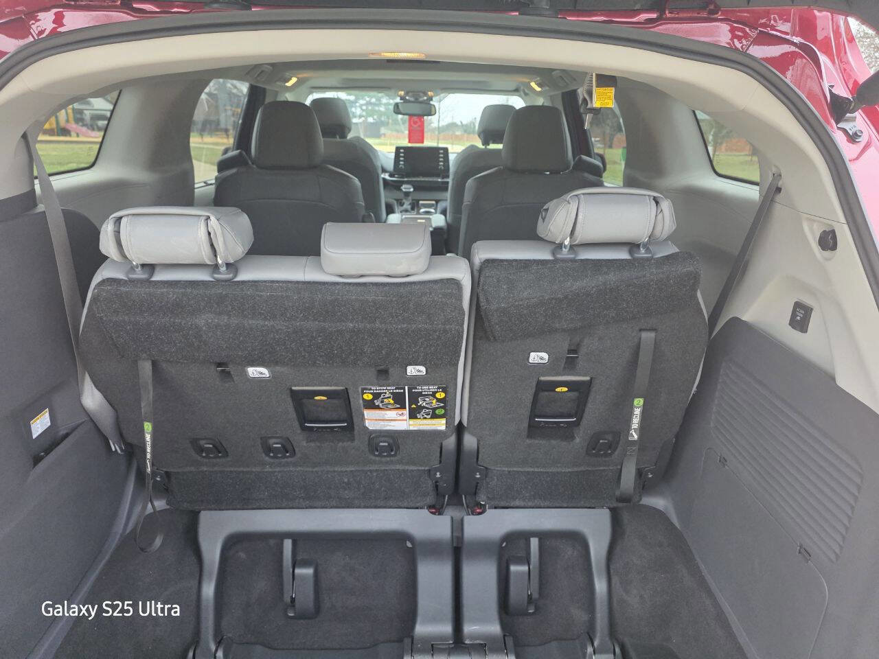 Used 2024 Toyota Sienna XLE w/ XLE Plus Package image 23