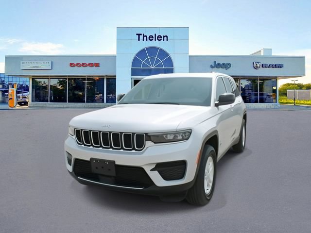 Used 2023 Jeep Grand Cherokee Laredo image 5