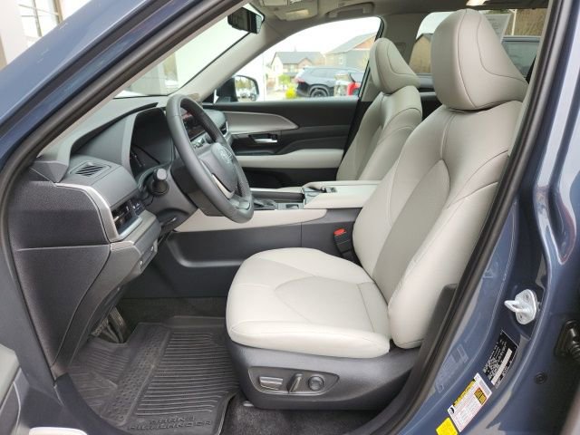 Certified 2026 Toyota Grand Highlander XLE image 16