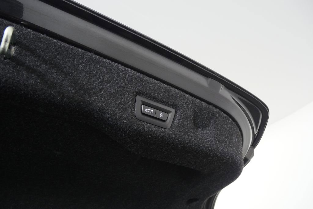 Certified 2025 BMW 530i image 17