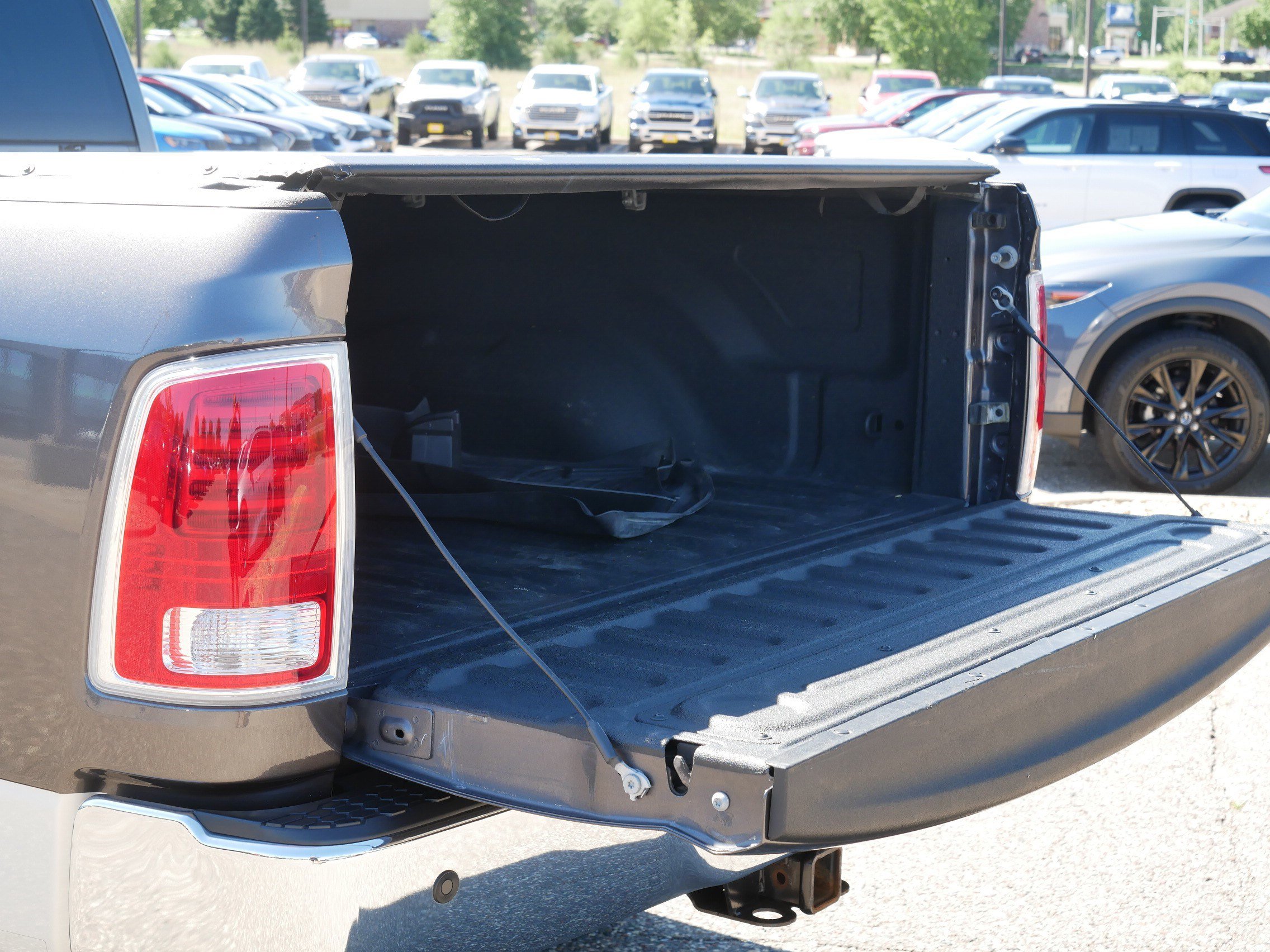 Used 2015 RAM 2500 Laramie AWD/4WD image 18