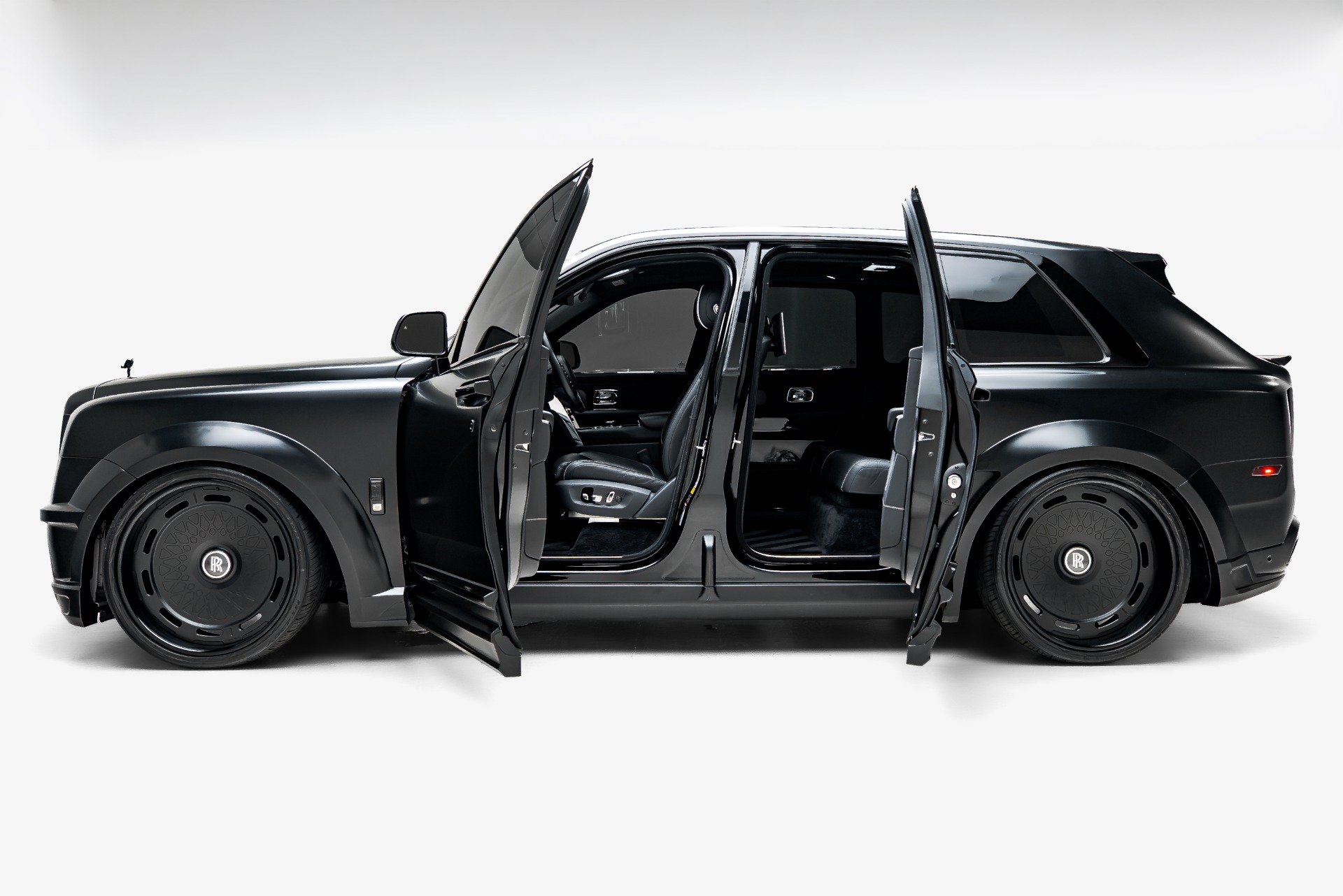 Used 2020 Rolls-Royce Cullinan AWD/4WD image 37