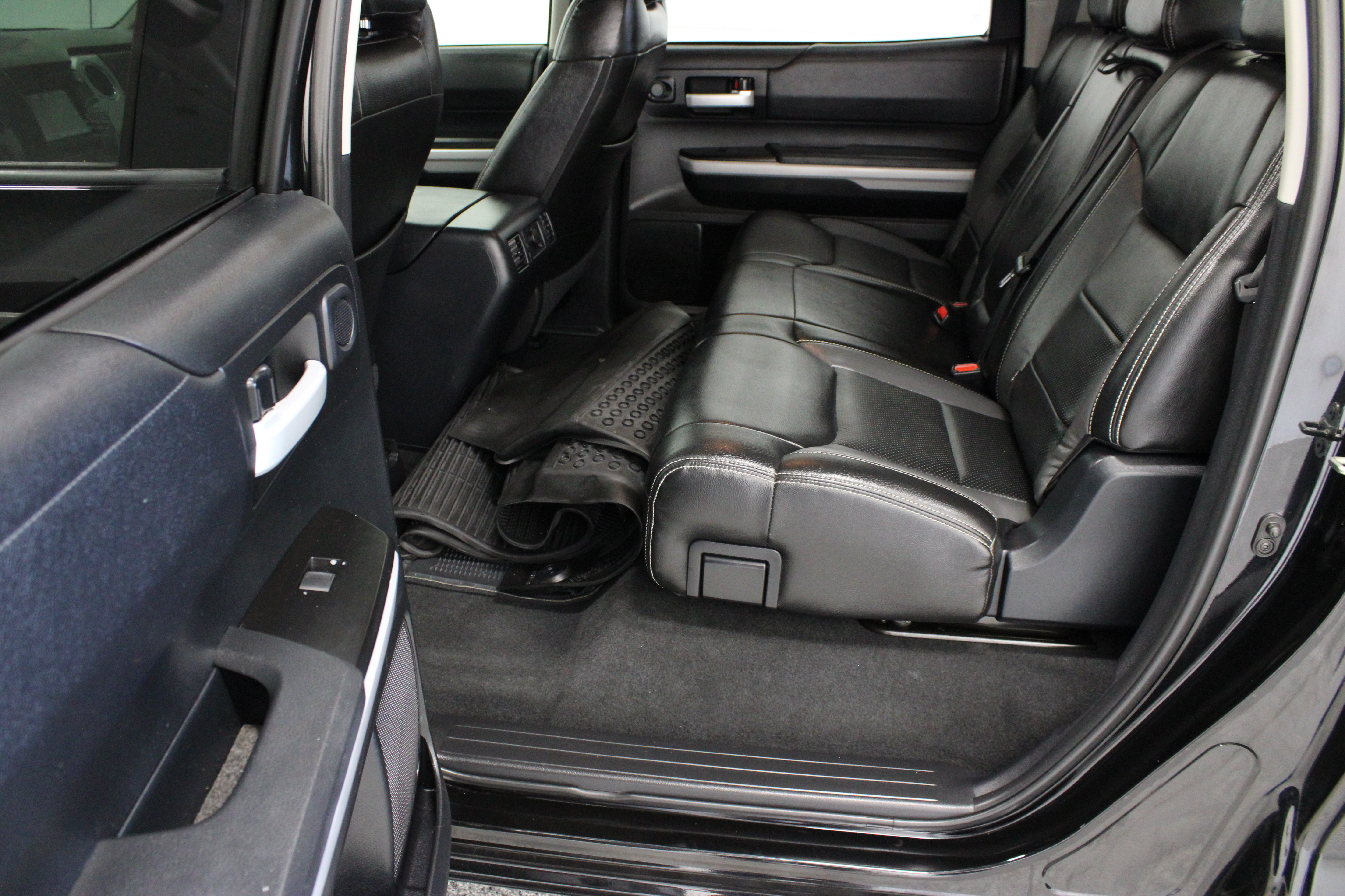 Used 2019 Toyota Tundra SR5 w/ SR5 Upgrade Package AWD/4WD image 29