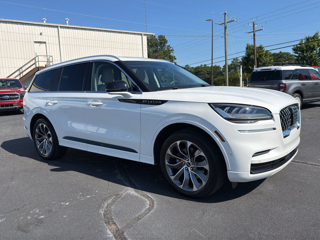 Used 2023 Lincoln Aviator Grand Touring w/ Equipment Group 301A AWD/4WD image 2