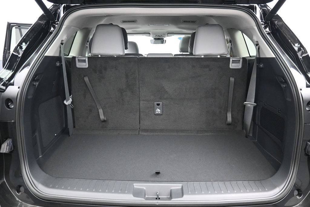 Certified 2026 Toyota Highlander Limited AWD/4WD image 33