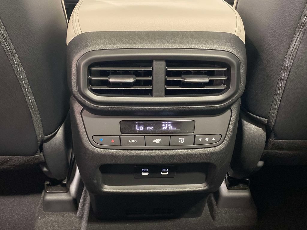 New 2026 Honda Pilot Touring image 12