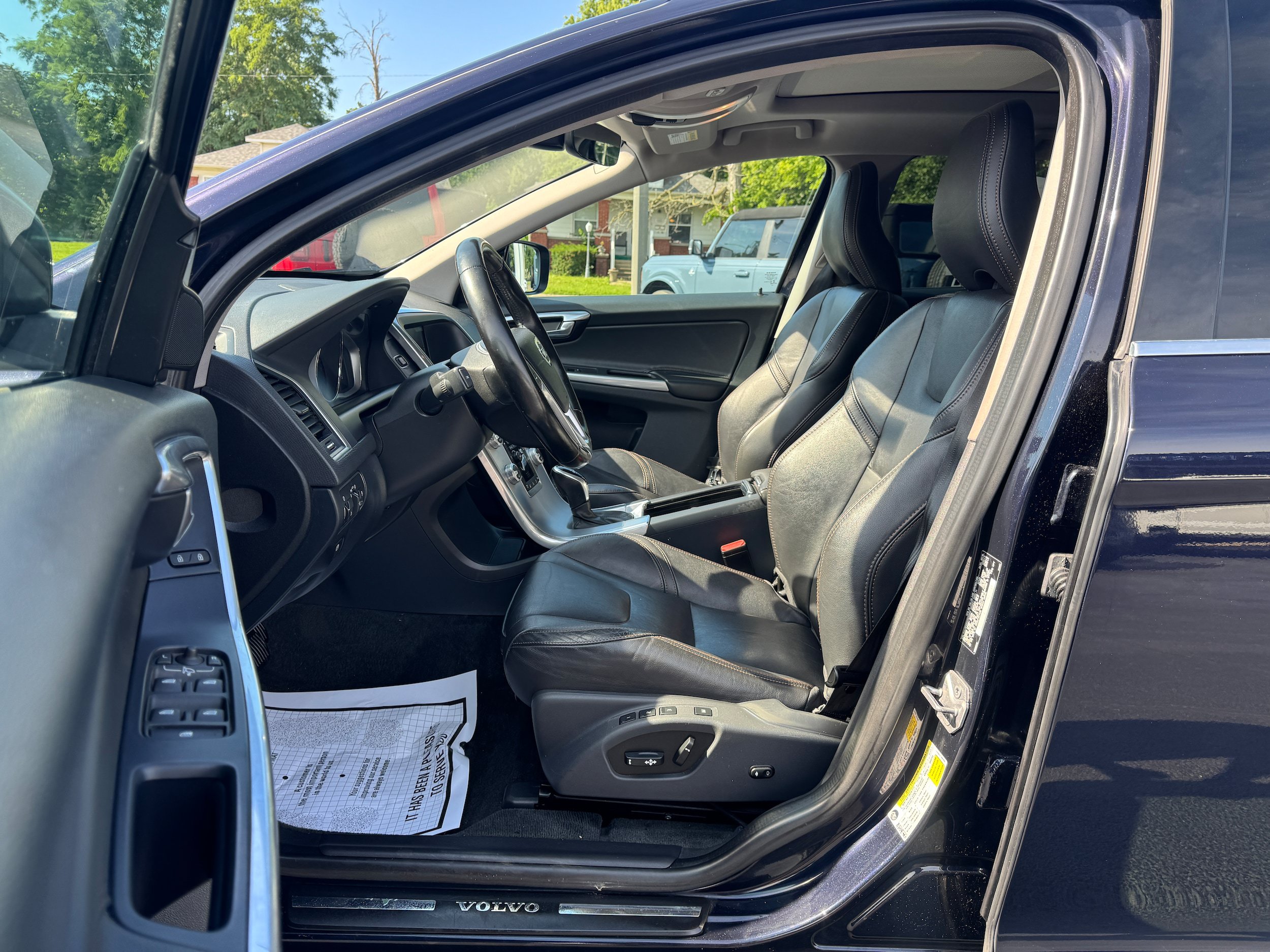 Used 2017 Volvo XC60 T6 Dynamic w/ Advanced Package AWD/4WD image 10